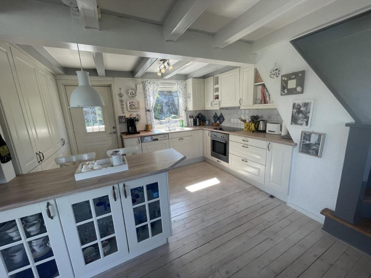 Perla - By The Sea Close To Sandy Beaches